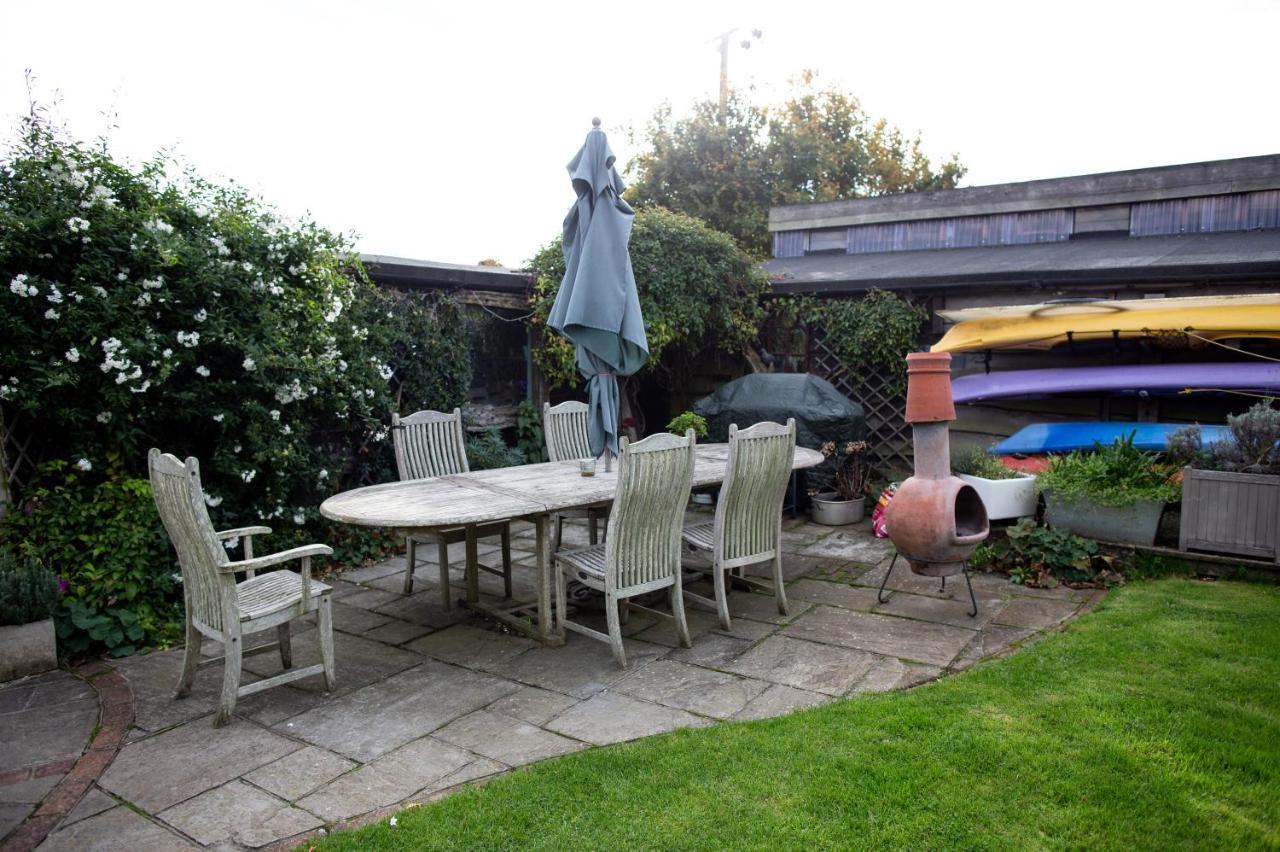 Cosy Cottage Ground Floor Bedroom Ensuite With Private Entrance Chichester Exterior foto